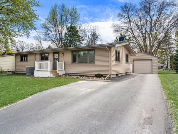905 9th Avenue NW, Waseca, MN 56093