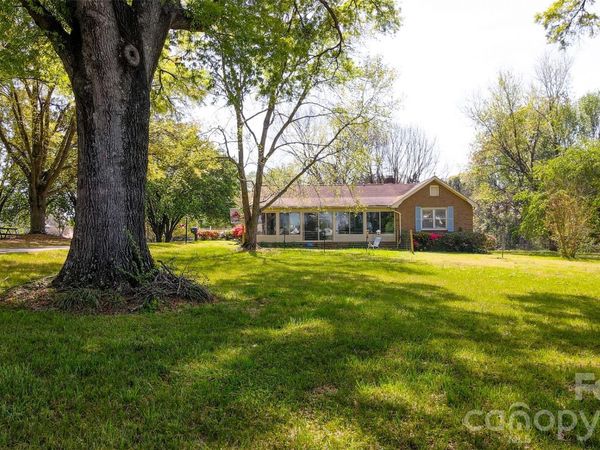 9730 Mount Holly Huntersville Road, Huntersville, NC 28078