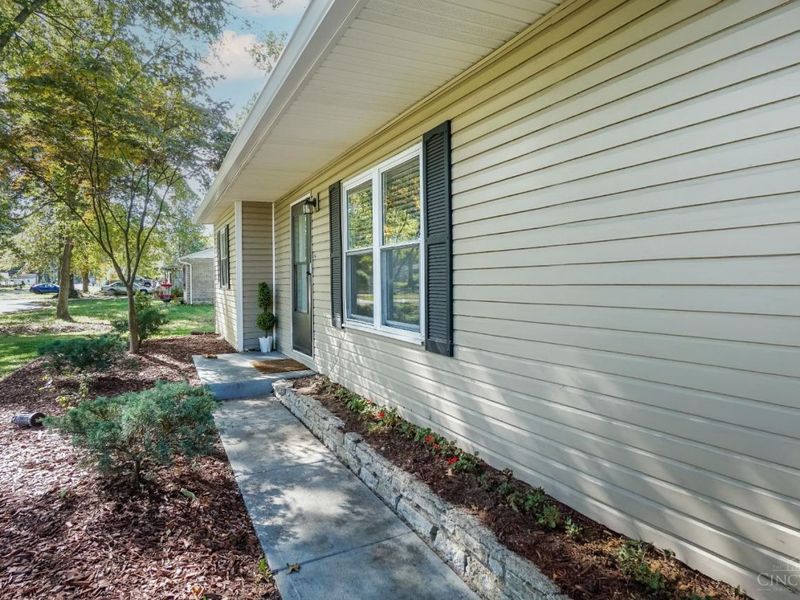 5731 Hilltop Way, Miami Twp, OH 45150 Photo 2