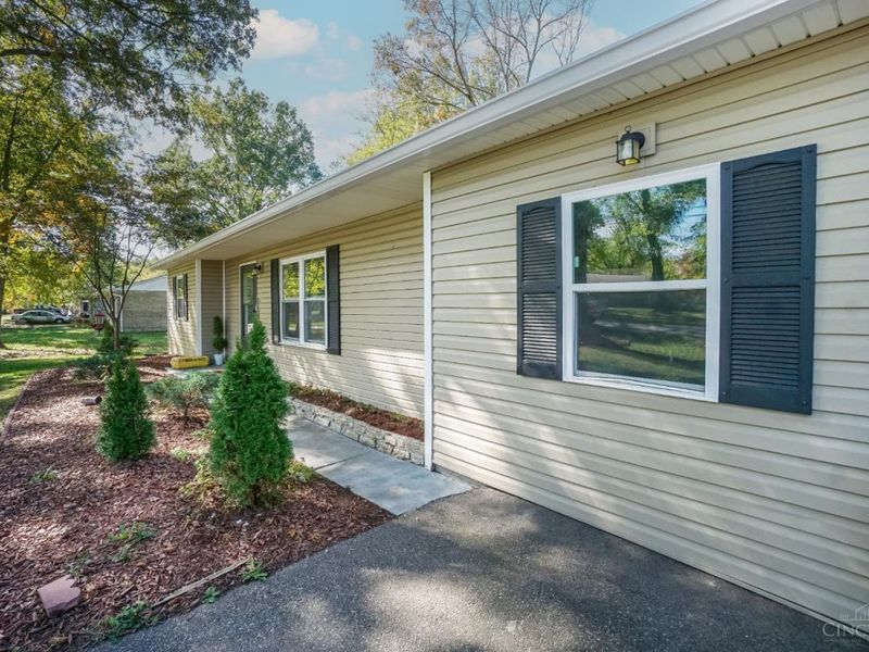 5731 Hilltop Way, Miami Twp, OH 45150 Photo 3