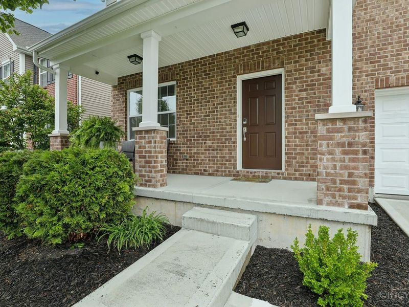 616 Haybrooke Drive, Hamilton Twp, OH 45039 Photo 2