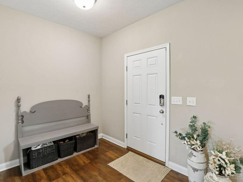 616 Haybrooke Drive, Hamilton Twp, OH 45039 Photo 3