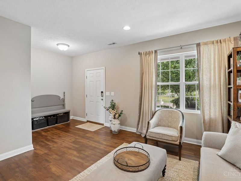 616 Haybrooke Drive, Hamilton Twp, OH 45039 Photo 5