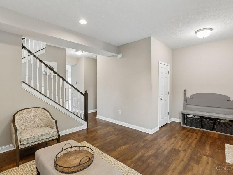 616 Haybrooke Drive, Hamilton Twp, OH 45039 Photo 6