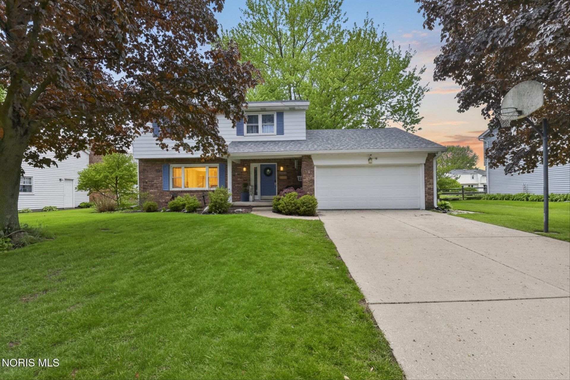 6107 Wakefield Drive, Sylvania, OH 43560 Main Photo