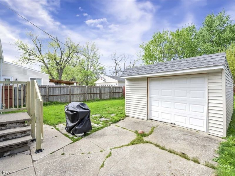 12506 Kirton Avenue, Cleveland, OH 44135 Photo 24