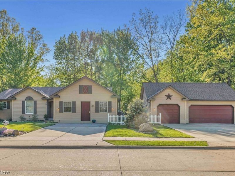 7468 Dyke Avenue, North Ridgeville, OH 44039 Photo 1