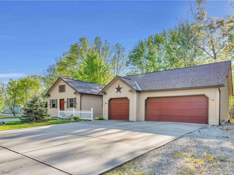 7468 Dyke Avenue, North Ridgeville, OH 44039 Photo 3