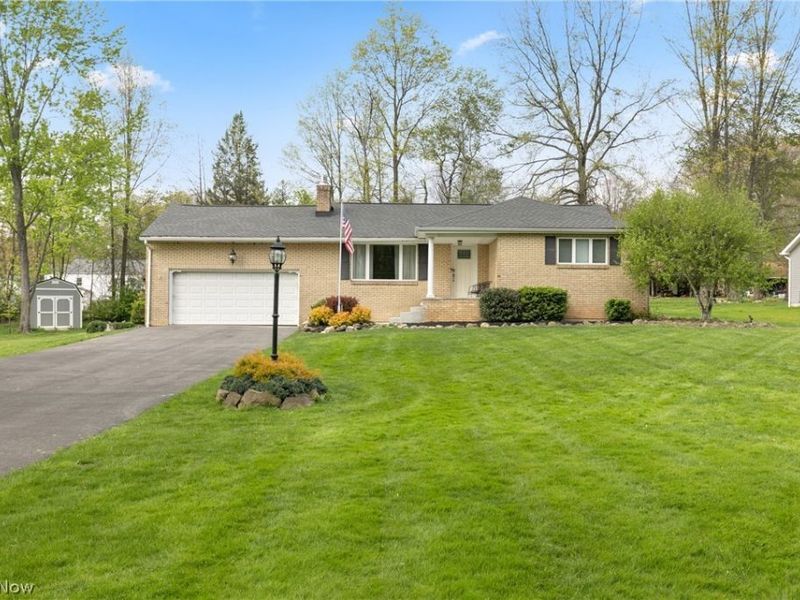 6987 White Oak Drive, Hubbard, OH 44425 Photo 1