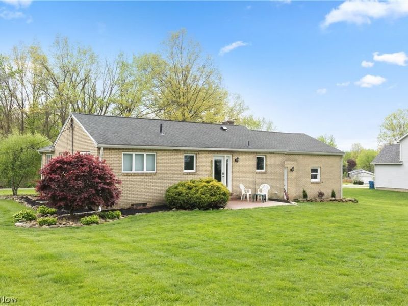6987 White Oak Drive, Hubbard, OH 44425 Photo 10