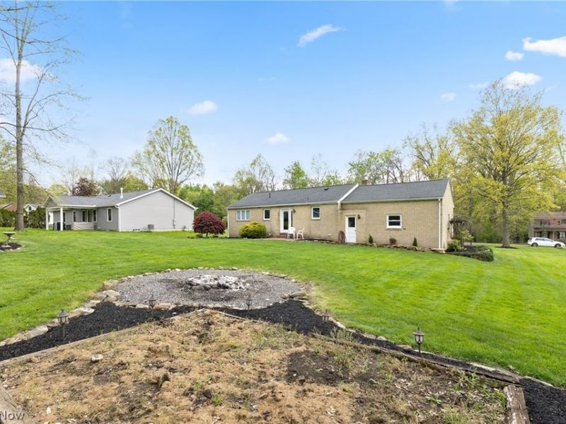 6987 White Oak Drive, Hubbard, OH 44425 Photo 11