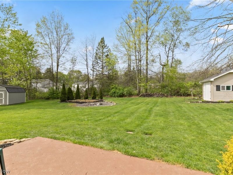 6987 White Oak Drive, Hubbard, OH 44425 Photo 15