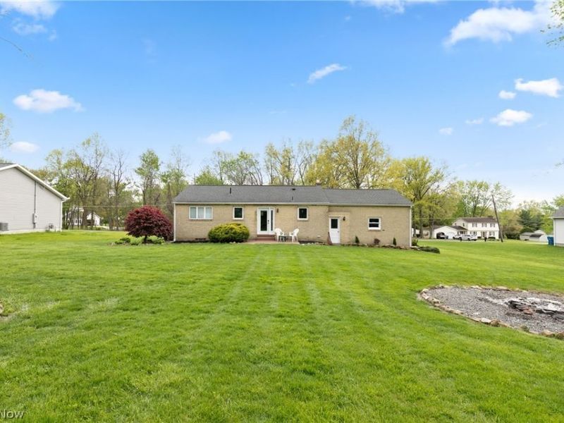 6987 White Oak Drive, Hubbard, OH 44425 Photo 16