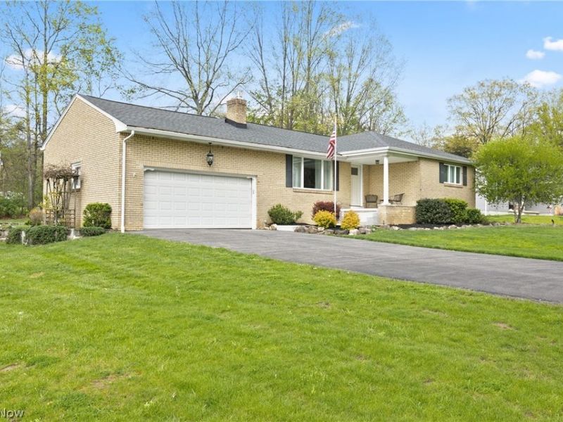 6987 White Oak Drive, Hubbard, OH 44425 Photo 3