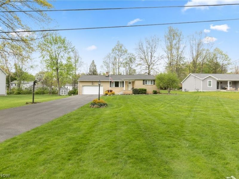 6987 White Oak Drive, Hubbard, OH 44425 Photo 6