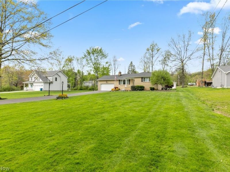 6987 White Oak Drive, Hubbard, OH 44425 Photo 7