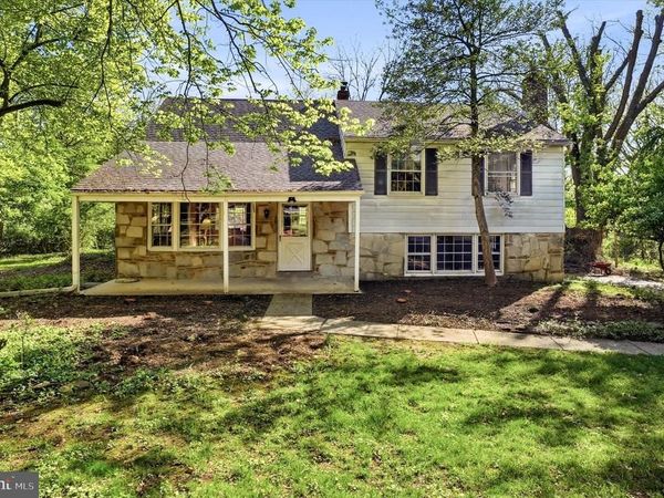 662 DEAVER DRIVE , BLUE BELL, PA 19422
