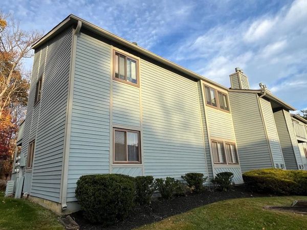 1909 WOODHOLLOW DRIVE , MARLTON, NJ 08053