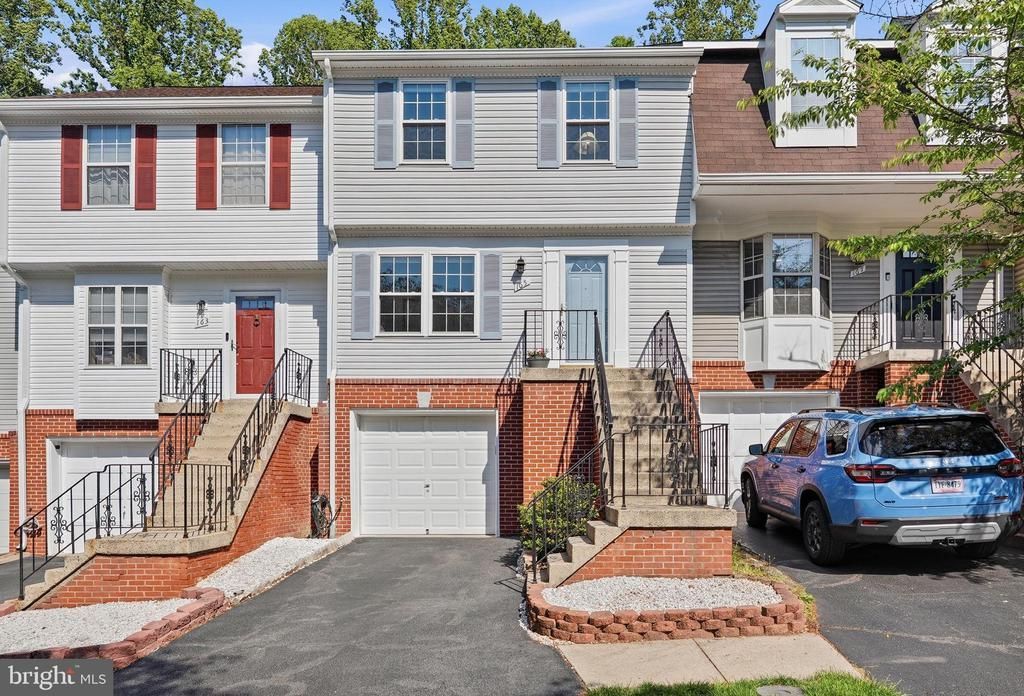 165 Sulgrave Court, Sterling, VA 20165 Main Photo