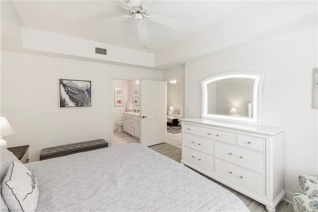 410 Bayfront Pl , Unit 2204, Naples, FL 34102 Photo