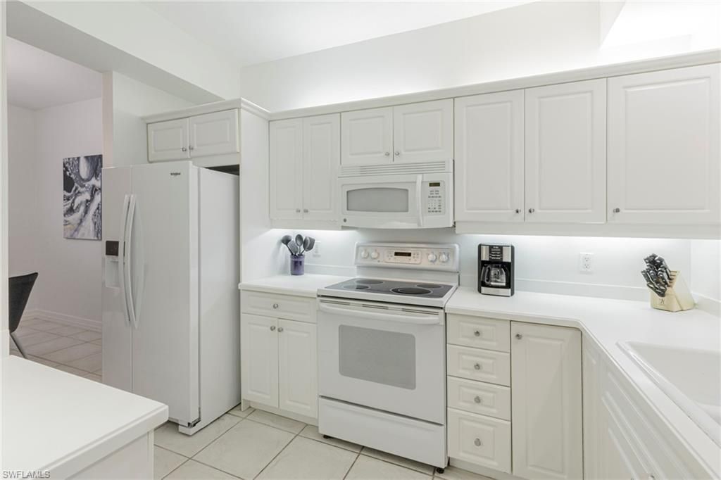 410 Bayfront Pl , Unit 2204, Naples, FL 34102 Photo