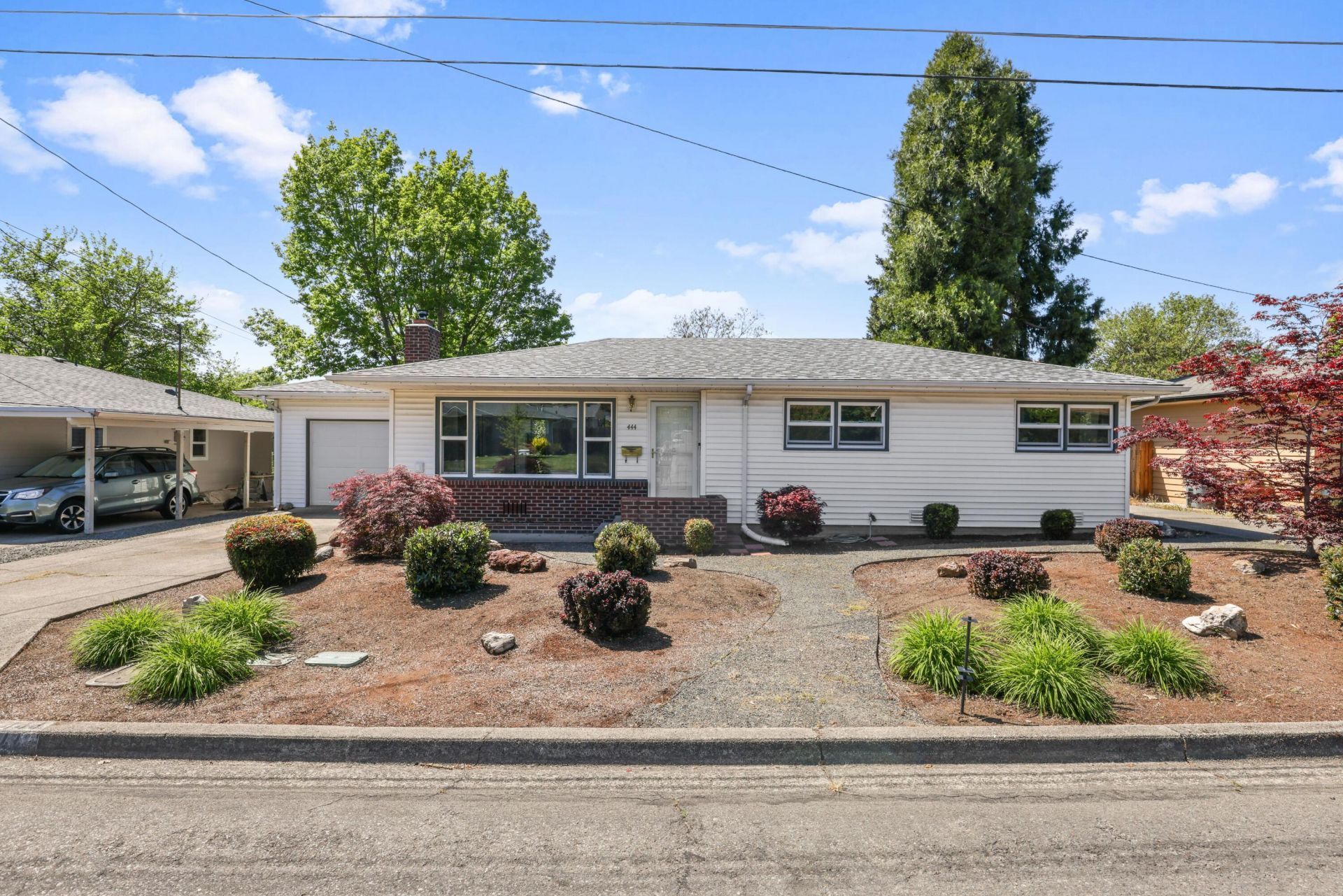 444 NE 12th Street, Grants Pass, OR 97526 Main Photo