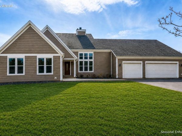 W1461 Maureen Ct, Bloomfield, WI 53147