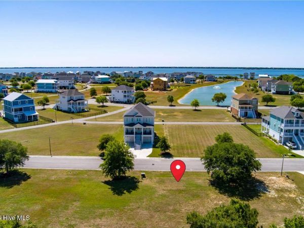 214 Colleton Square , Newport, NC 28570