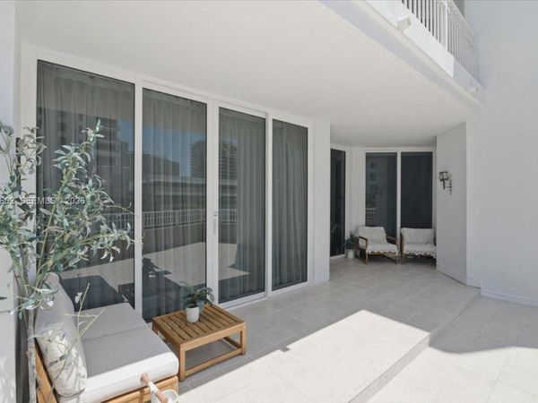 801 Brickell Key Blvd, Unit 409, Miami, FL 33131
