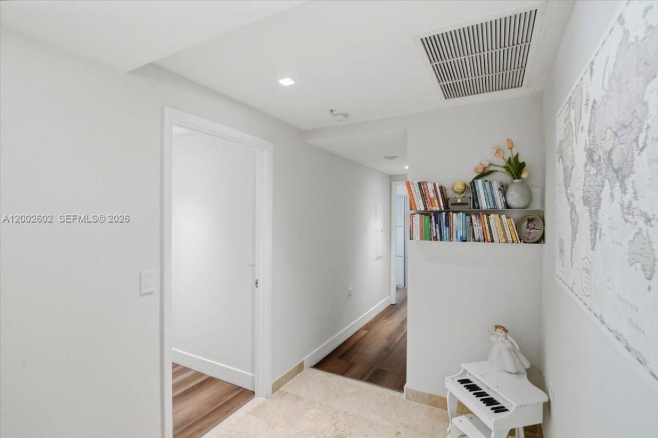 801 Brickell Key Blvd, Unit 409, Miami, FL 33131 Photo
