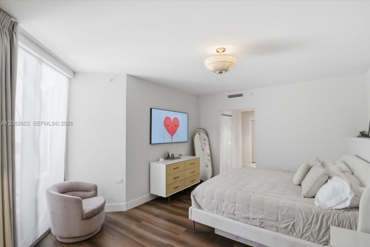 801 Brickell Key Blvd, Unit 409, Miami, FL 33131 Photo