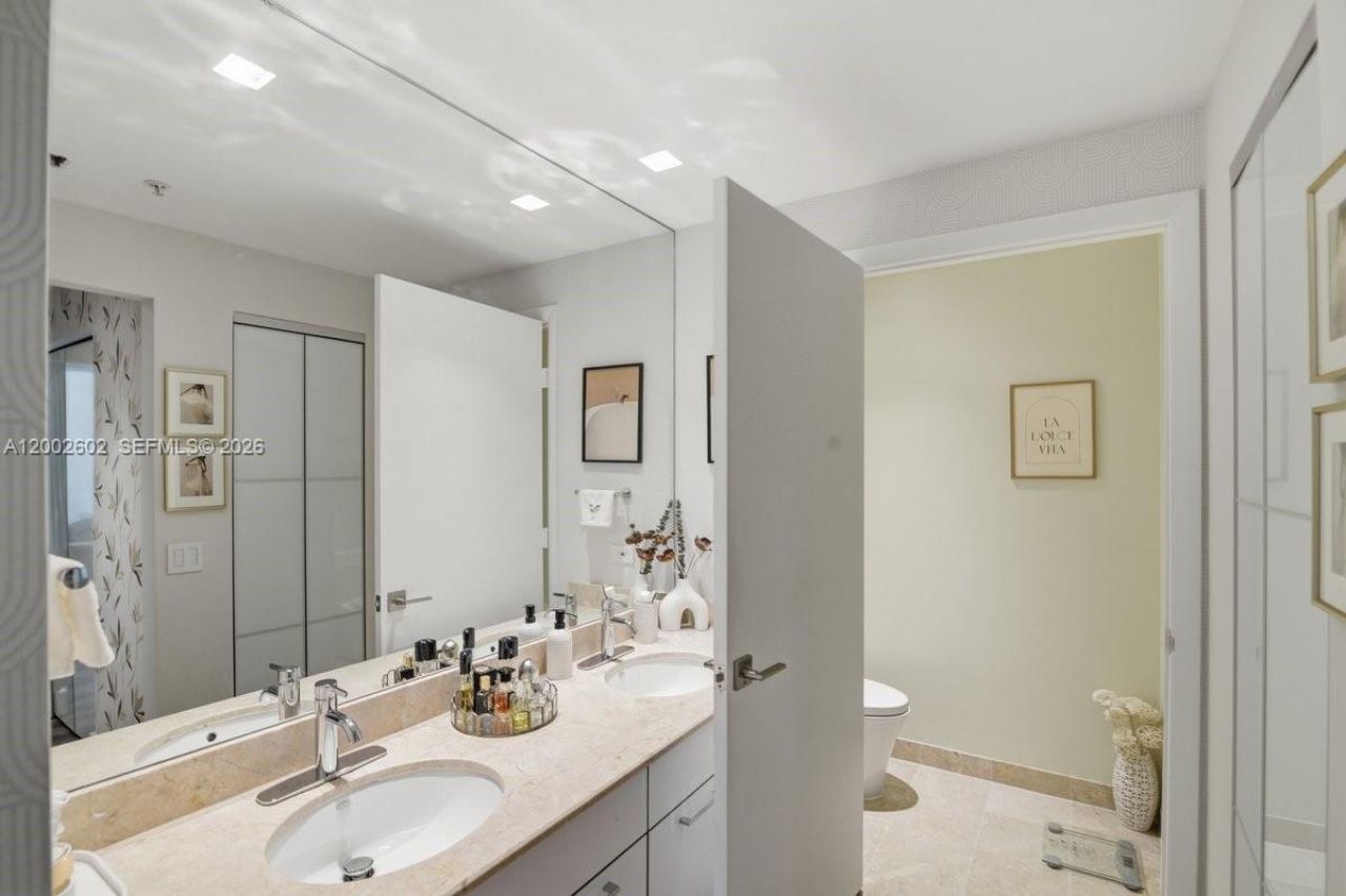 801 Brickell Key Blvd, Unit 409, Miami, FL 33131 Photo