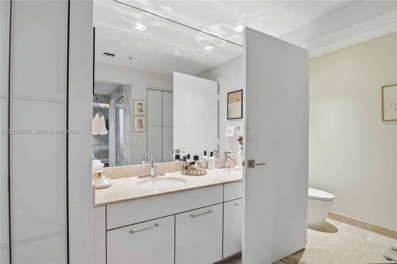 801 Brickell Key Blvd, Unit 409, Miami, FL 33131 Photo