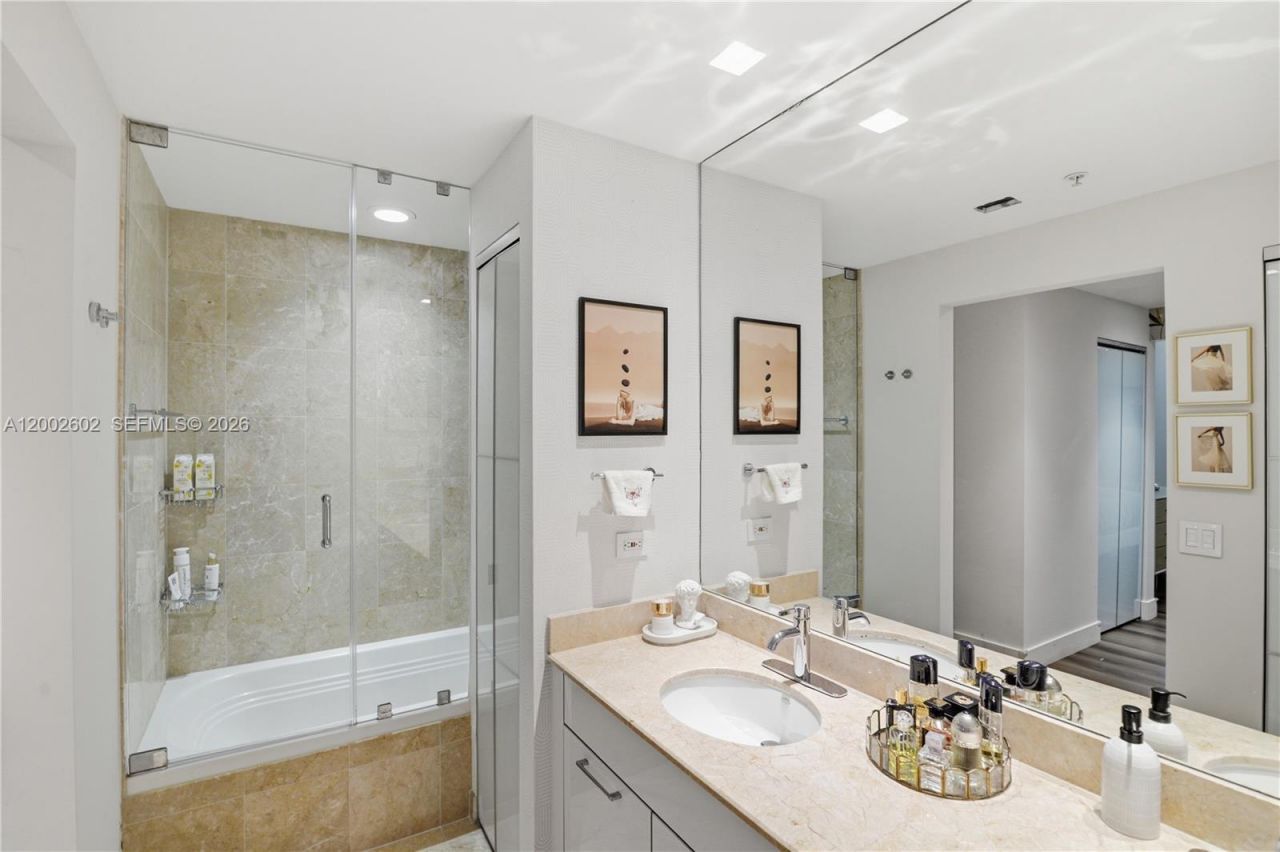 801 Brickell Key Blvd, Unit 409, Miami, FL 33131 Photo