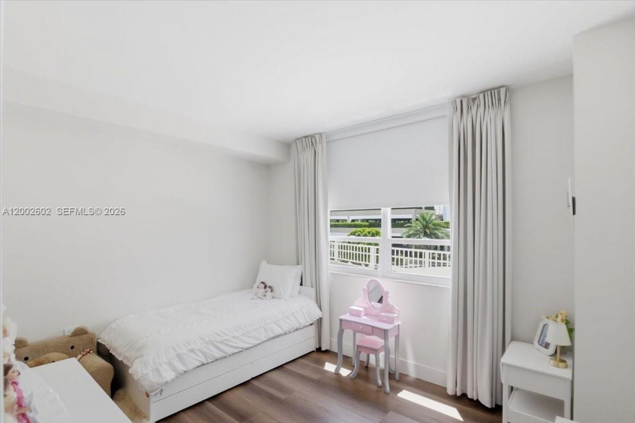 801 Brickell Key Blvd, Unit 409, Miami, FL 33131 Photo