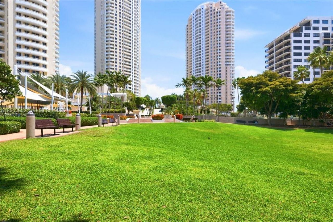 801 Brickell Key Blvd, Unit 409, Miami, FL 33131 Photo