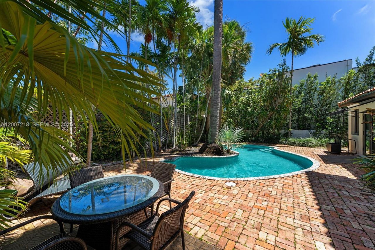 6121 La Gorce Dr , Miami Beach, FL 33140 Photo