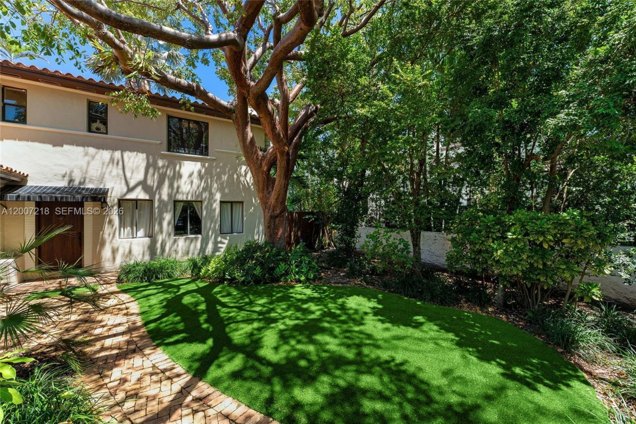 6121 La Gorce Dr , Miami Beach, FL 33140 Photo