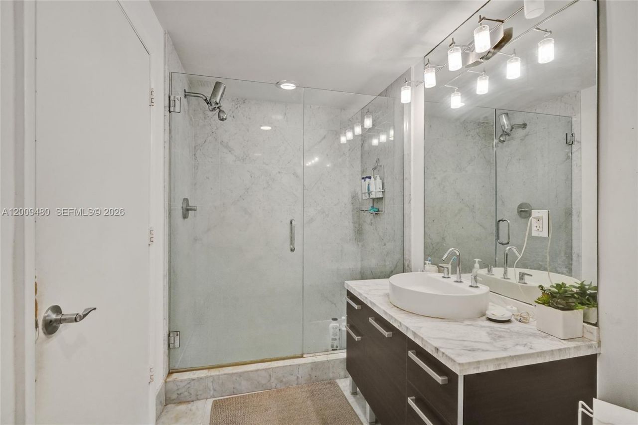 253 NE 2nd St , Unit 3304, Miami, FL 33132 Photo