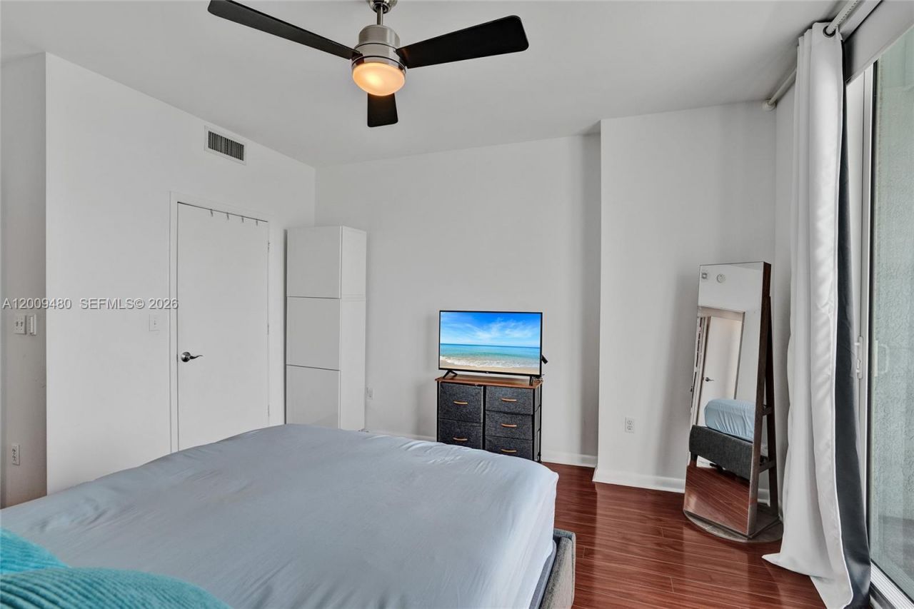 253 NE 2nd St , Unit 3304, Miami, FL 33132 Photo