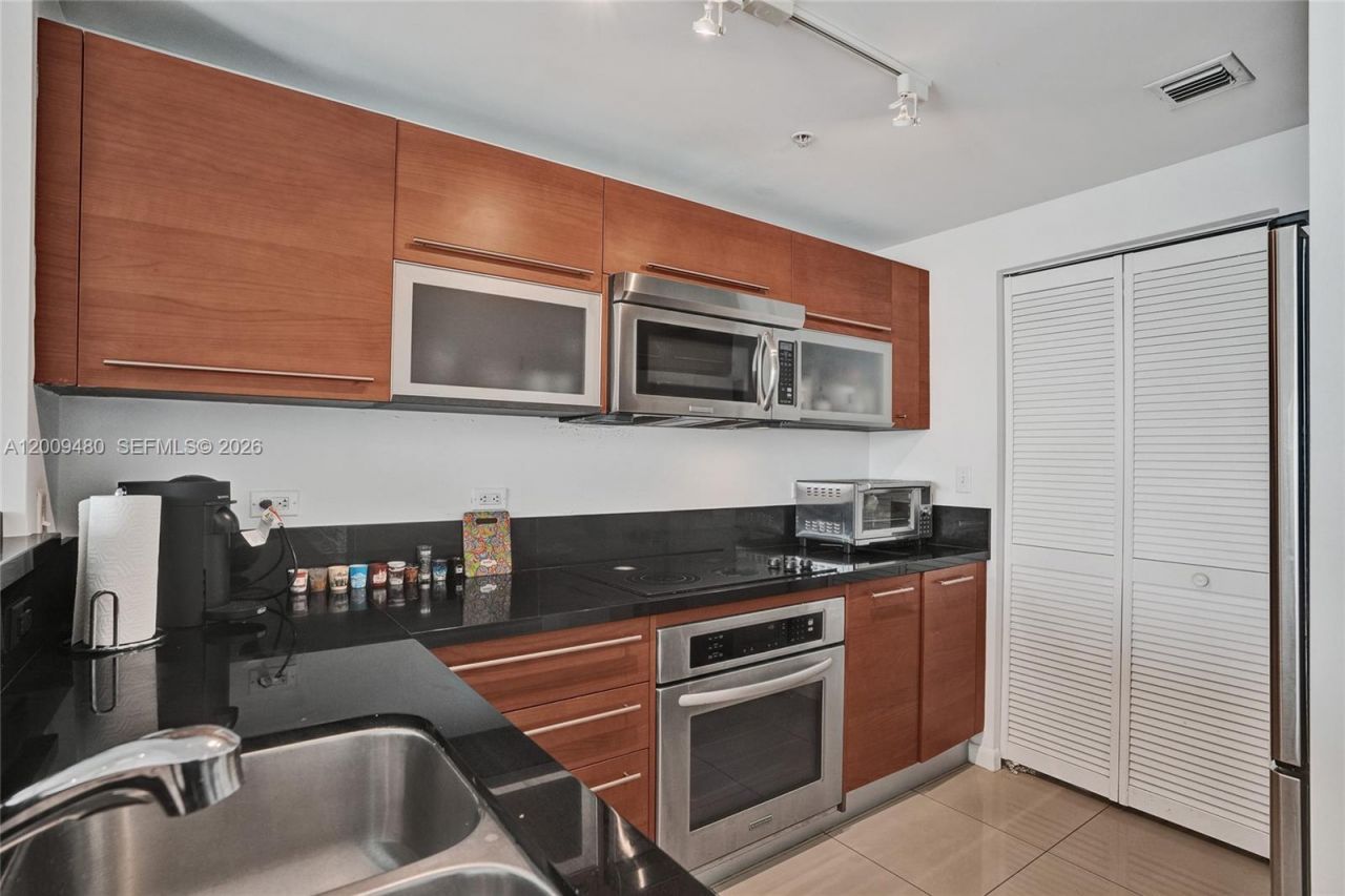 253 NE 2nd St , Unit 3304, Miami, FL 33132 Photo