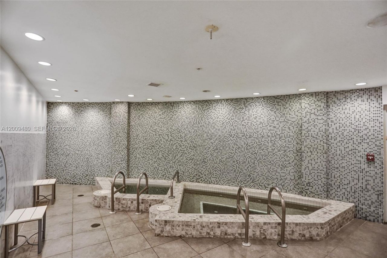 253 NE 2nd St , Unit 3304, Miami, FL 33132 Photo