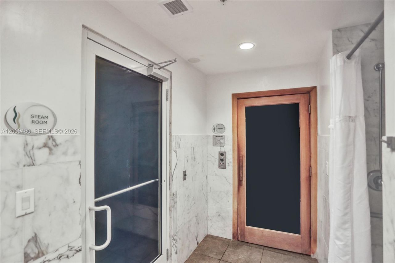 253 NE 2nd St , Unit 3304, Miami, FL 33132 Photo