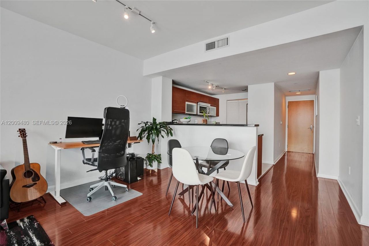 253 NE 2nd St , Unit 3304, Miami, FL 33132 Photo