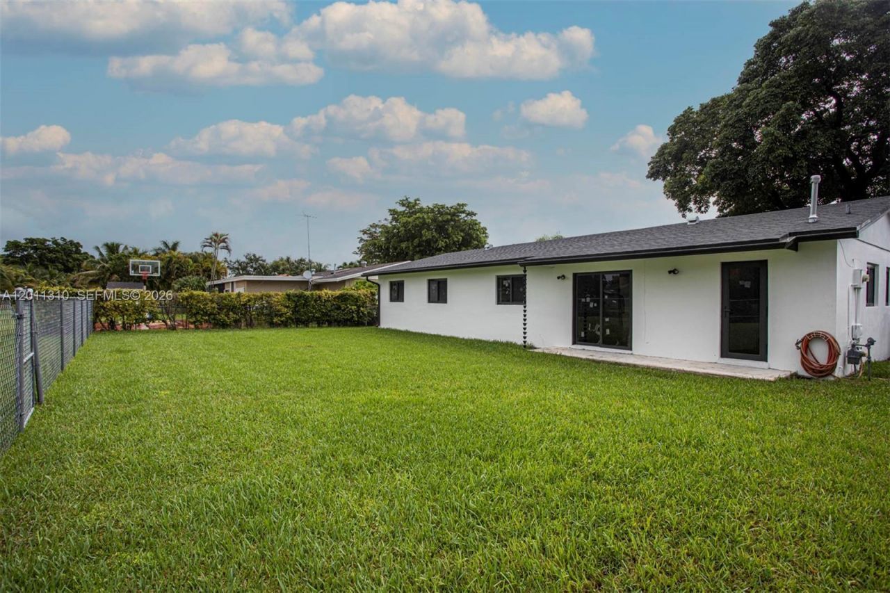 8931 SW 182nd Ter, Palmetto Bay, FL 33157 Photo