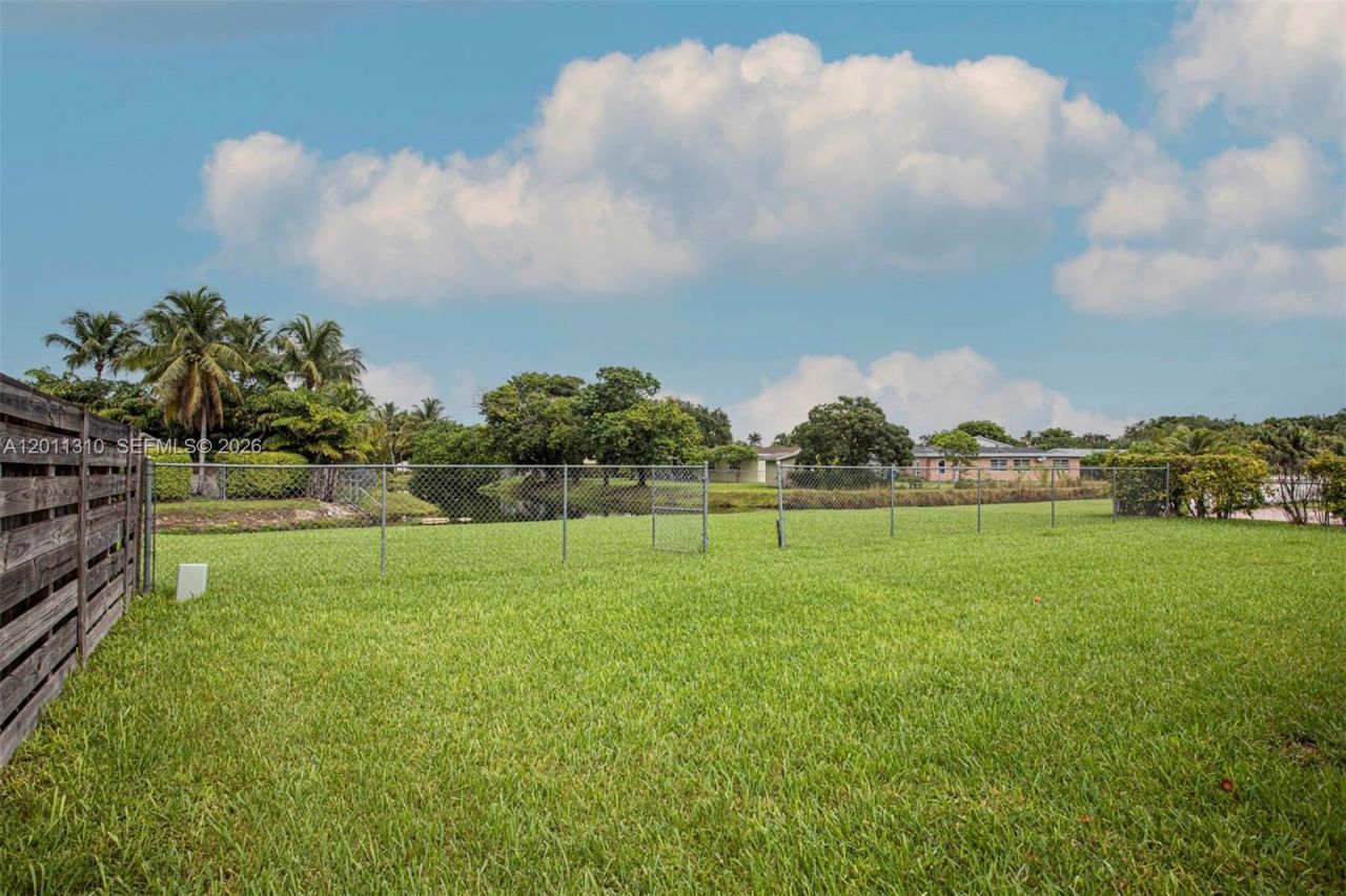 8931 SW 182nd Ter, Palmetto Bay, FL 33157 Photo