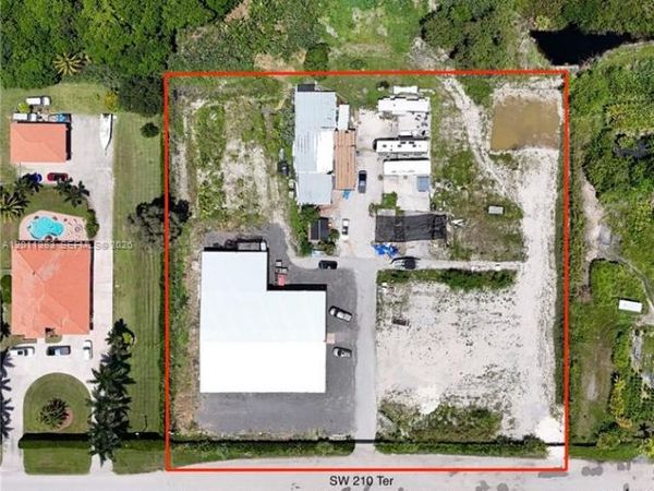 5601 SW 210th Ter, Southwest Ranches, FL 33332