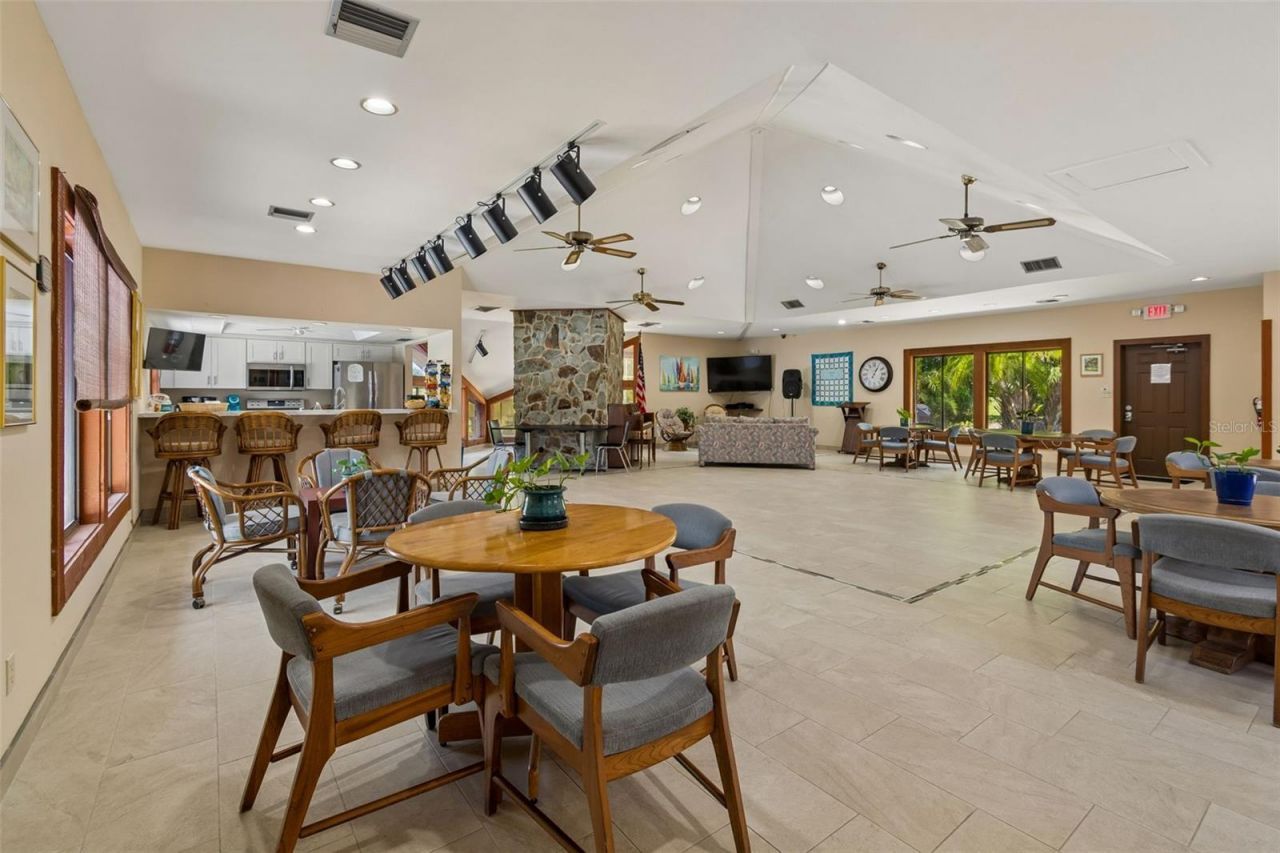 6067 Fairway Lane, Unit 1413, Bradenton, FL 34210 Photo