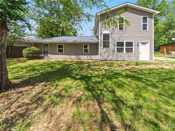1303 E Grand Avenue , Cuba, MO 65453