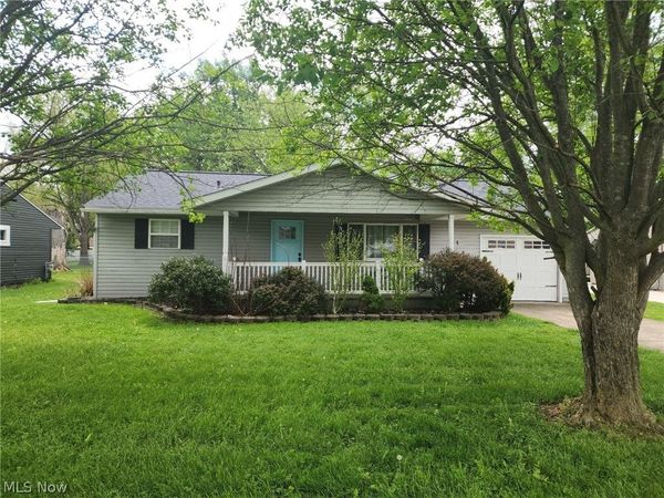 744 Baker Avenue NW, New Philadelphia, OH 44663
